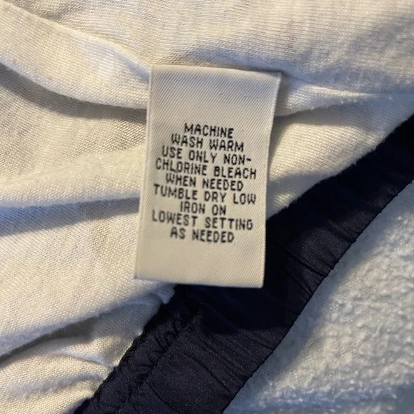 Great for spring, and fall!  Navy/Gold Jacket. Size Medium - Picture 8 of 8